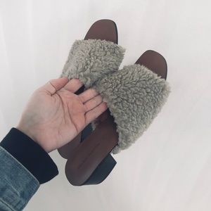 💥PRICE ⬇️ Zara Sherpa Mules